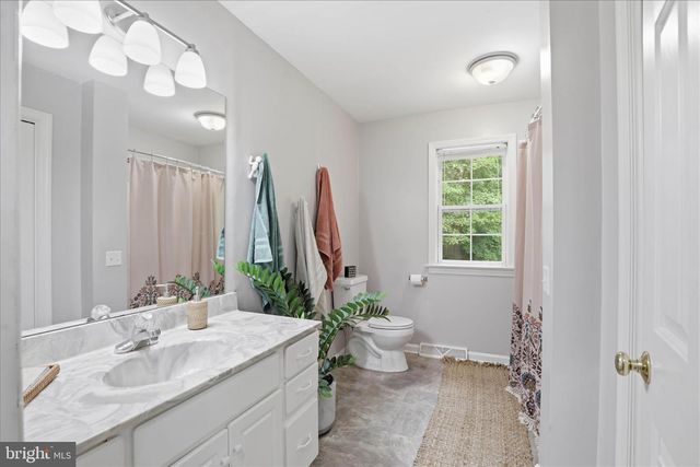 216 JUNIPER DR, Lancaster, PA 17602