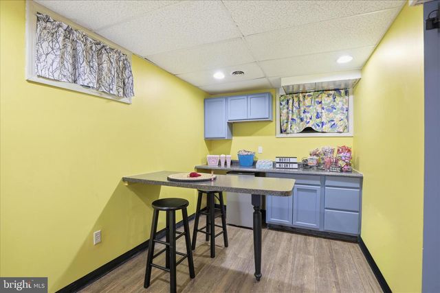 216 JUNIPER DR, Lancaster, PA 17602
