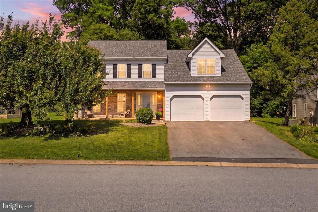 216 JUNIPER DR, Lancaster, PA 17602