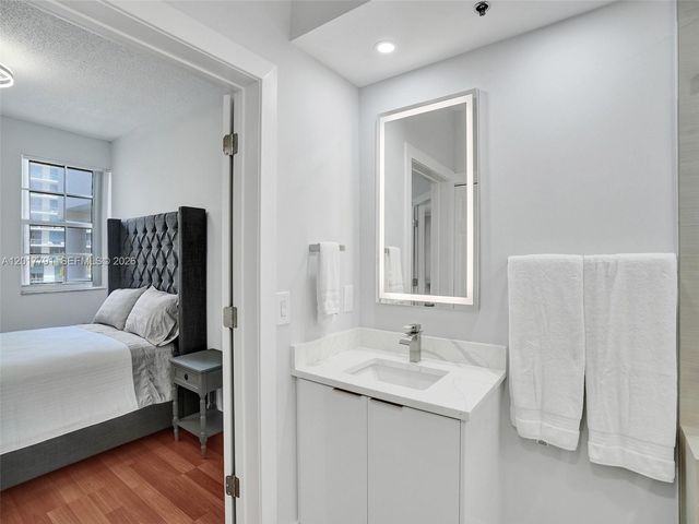 3245 NE 184th Street 13305, Aventura, FL 33160