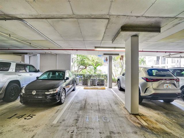 3245 NE 184th Street 13305, Aventura, FL 33160