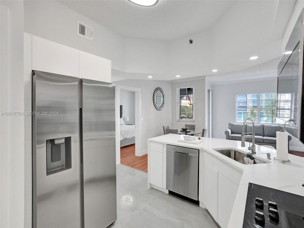 3245 NE 184th Street 13305, Aventura, FL 33160