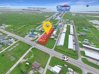 1012 N Stingaree Drive, Crystal Beach, TX 77650