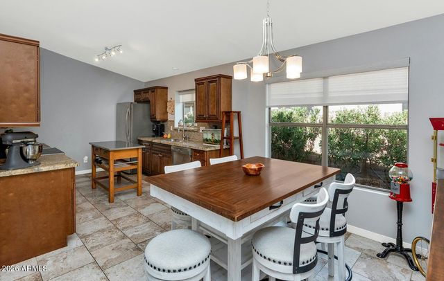 4834 E MOSSMAN Road, Phoenix, AZ 85054