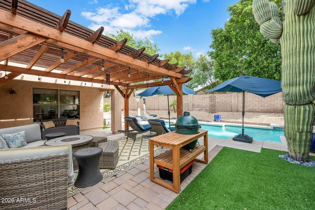 4834 E MOSSMAN Road, Phoenix, AZ 85054