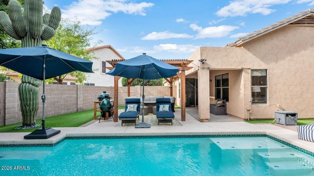 4834 E MOSSMAN Road, Phoenix, AZ 85054