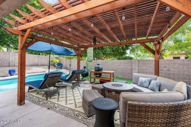 4834 E MOSSMAN Road, Phoenix, AZ 85054