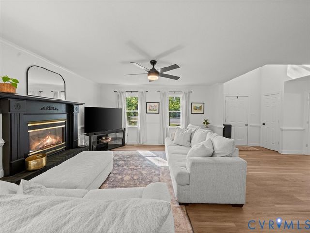 4001 Kings Gate Rd, Chester, VA 23831
