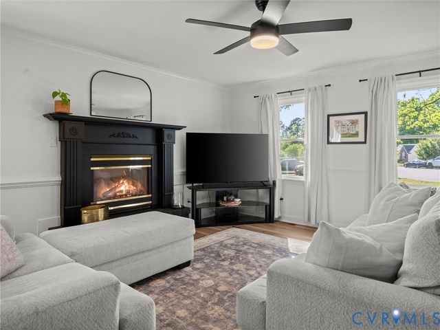 4001 Kings Gate Rd, Chester, VA 23831