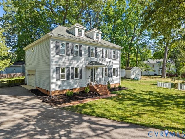 4001 Kings Gate Rd, Chester, VA 23831