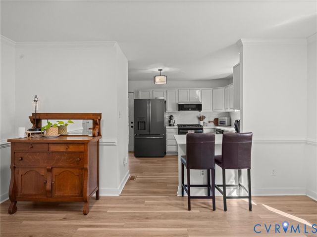 4001 Kings Gate Rd, Chester, VA 23831