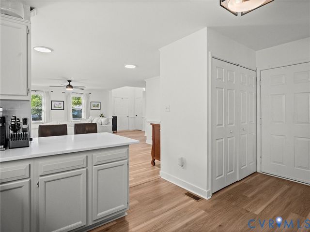 4001 Kings Gate Rd, Chester, VA 23831
