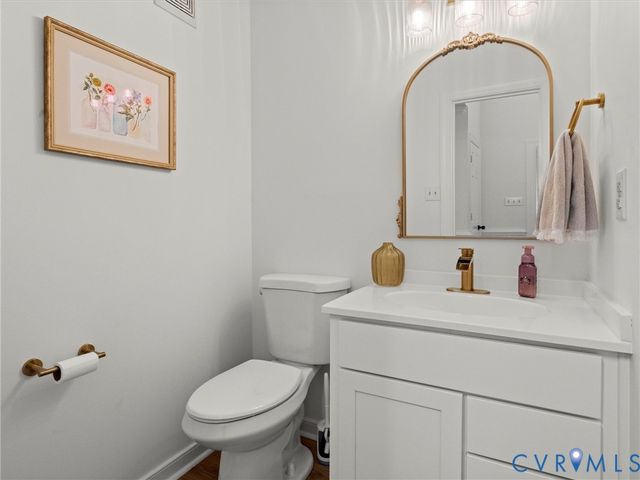 4001 Kings Gate Rd, Chester, VA 23831