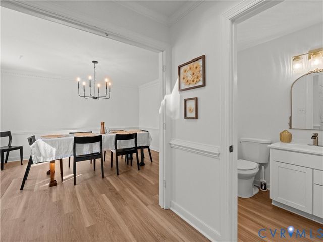 4001 Kings Gate Rd, Chester, VA 23831