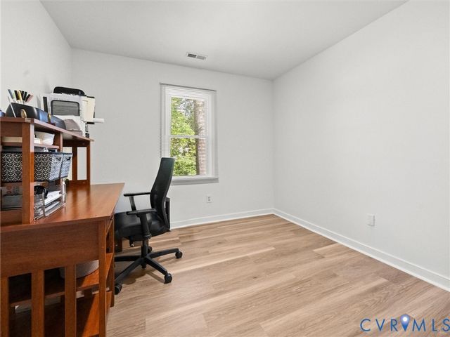 4001 Kings Gate Rd, Chester, VA 23831