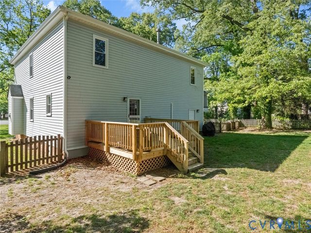 4001 Kings Gate Rd, Chester, VA 23831