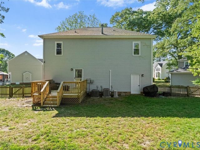 4001 Kings Gate Rd, Chester, VA 23831