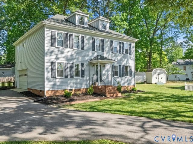 4001 Kings Gate Rd, Chester, VA 23831