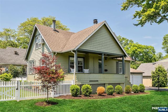 334 Corona Place, Ridgewood, NJ 07450