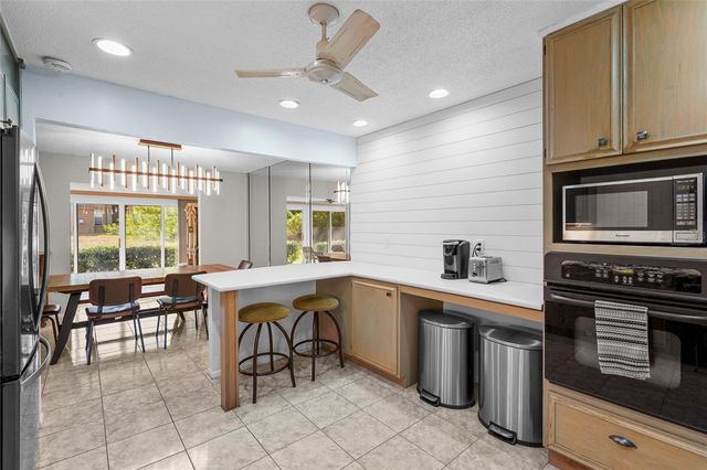 5524 PALM AIRE DRIVE 5524, Sarasota, FL 34243