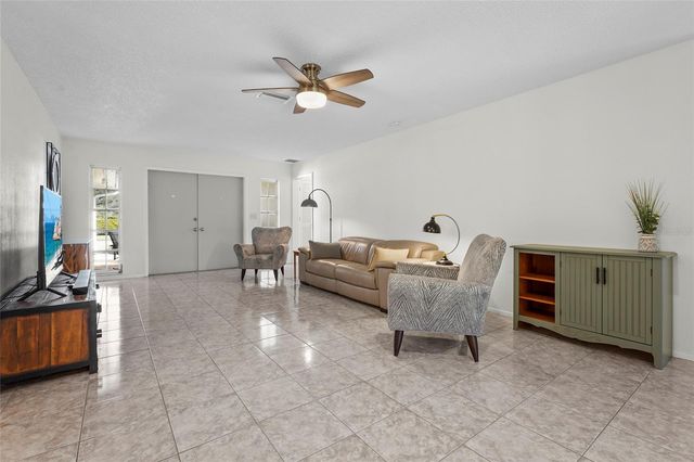 5524 PALM AIRE DRIVE 5524, Sarasota, FL 34243