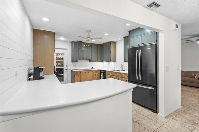 5524 PALM AIRE DRIVE 5524, Sarasota, FL 34243