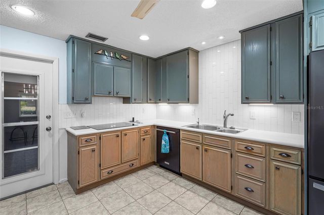 5524 PALM AIRE DRIVE 5524, Sarasota, FL 34243