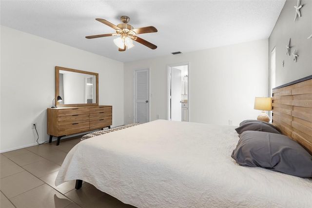 5524 PALM AIRE DRIVE 5524, Sarasota, FL 34243