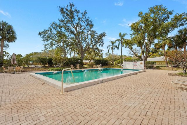 5524 PALM AIRE DRIVE 5524, Sarasota, FL 34243