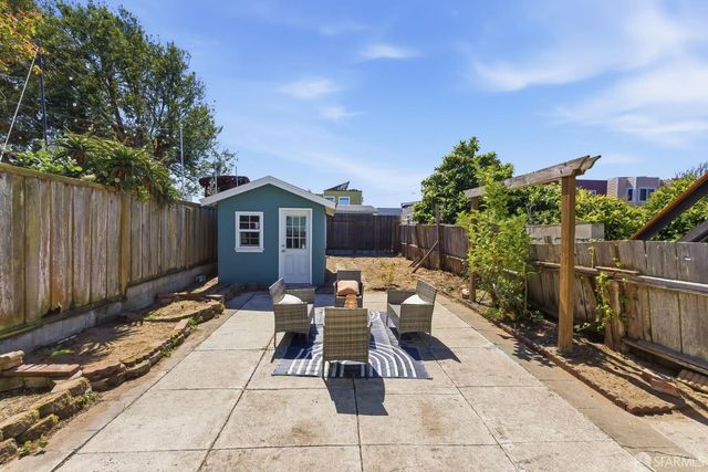 2451 32nd Avenue, San Francisco, CA 94116
