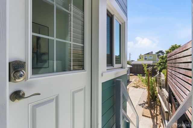 2451 32nd Avenue, San Francisco, CA 94116