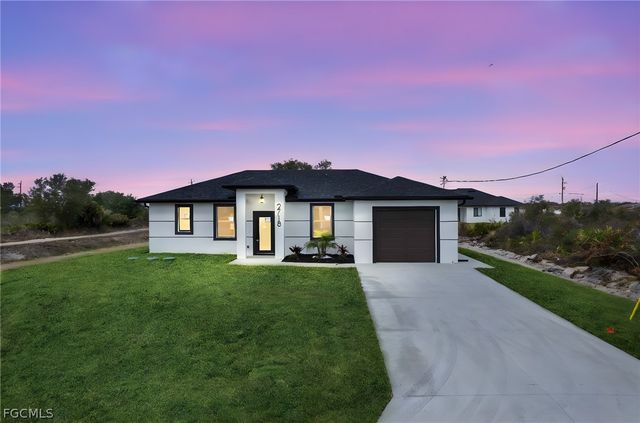 2718 67th ST W, Lehigh Acres, FL 33971