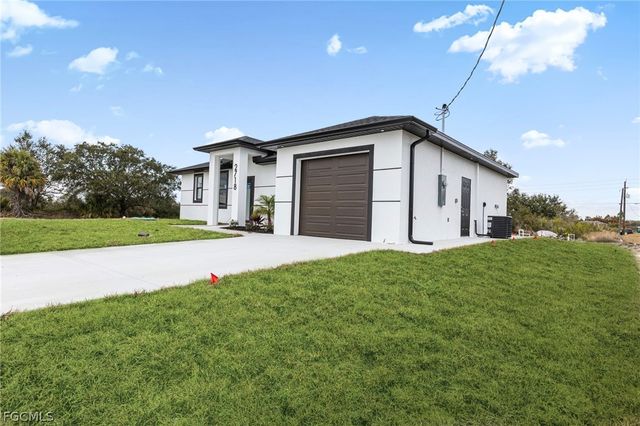 2718 67th ST W, Lehigh Acres, FL 33971