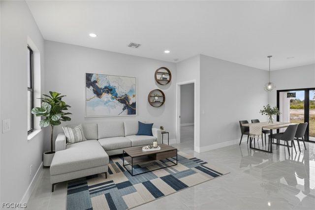 2718 67th ST W, Lehigh Acres, FL 33971