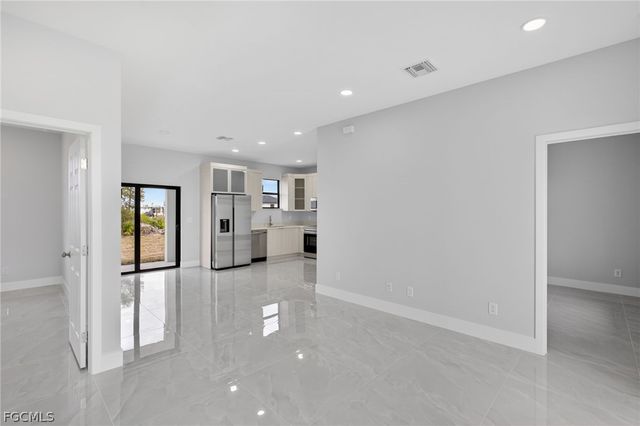 2718 67th ST W, Lehigh Acres, FL 33971