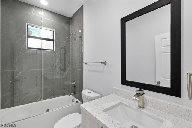 2718 67th ST W, Lehigh Acres, FL 33971