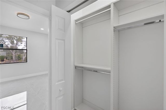 2718 67th ST W, Lehigh Acres, FL 33971