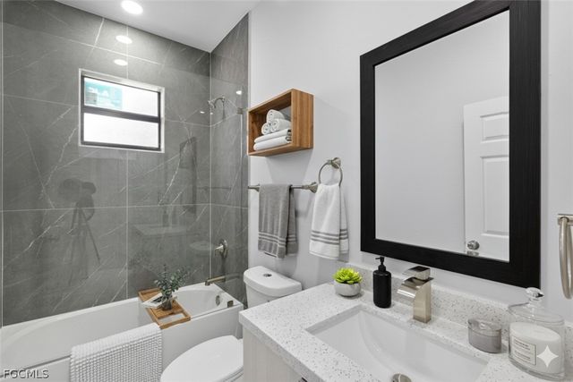 2718 67th ST W, Lehigh Acres, FL 33971