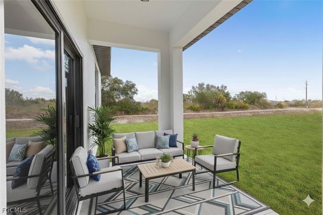 2718 67th ST W, Lehigh Acres, FL 33971