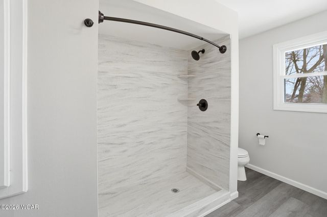 108 Valley Way, Lima, OH 45804