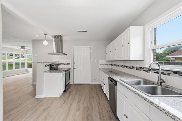 3804 Cornish Avenue, Fort Worth, TX 76133