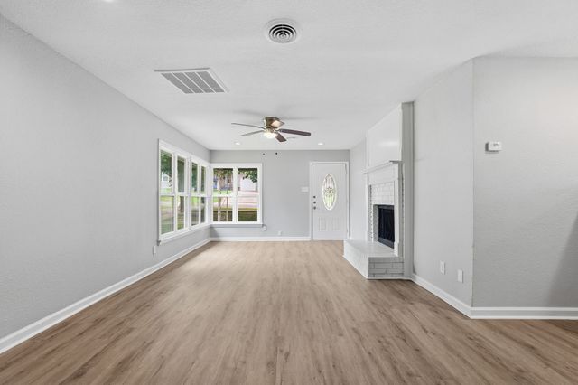 3804 Cornish Avenue, Fort Worth, TX 76133