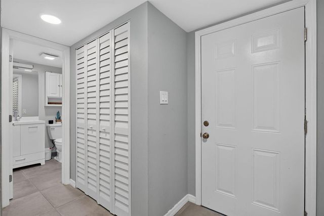3301 NW 47th Terrace 308, Lauderdale Lakes, FL 33319