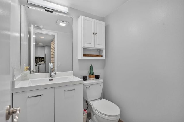 3301 NW 47th Terrace 308, Lauderdale Lakes, FL 33319