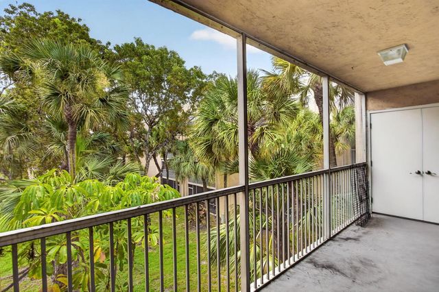 3301 NW 47th Terrace 308, Lauderdale Lakes, FL 33319