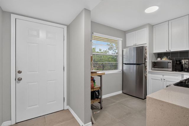 3301 NW 47th Terrace 308, Lauderdale Lakes, FL 33319