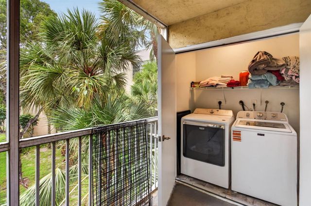 3301 NW 47th Terrace 308, Lauderdale Lakes, FL 33319