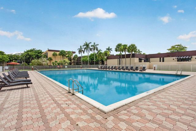 3301 NW 47th Terrace 308, Lauderdale Lakes, FL 33319