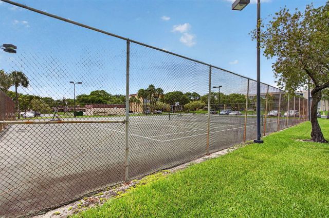 3301 NW 47th Terrace 308, Lauderdale Lakes, FL 33319