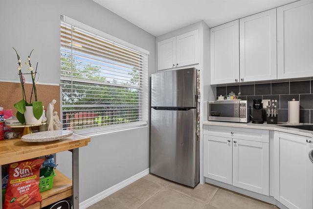 3301 NW 47th Terrace 308, Lauderdale Lakes, FL 33319